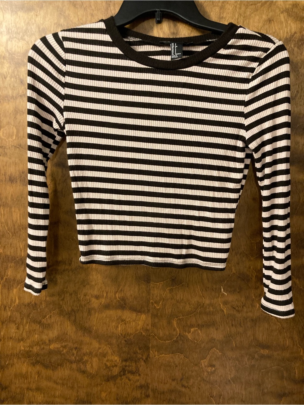 Forever 21 Black and White Striped Ribbed Long-Sleeve Crop Top